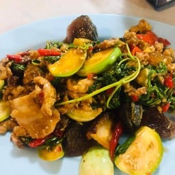 กะเพราภัทร 3 อย่าง