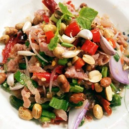 ยำแหนมหมู
