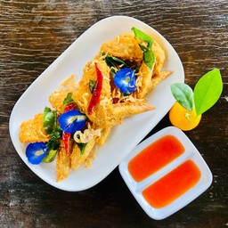 ปีกไก่ทอดเกลือ(4ปีกนะคะ)