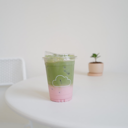 Matcha Strawberry Milk (มัทฉะ สตรอว์เบอร์รี่นมสด)