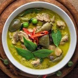 แกงเขียวหวานไก่ คู่ ขนมจีน