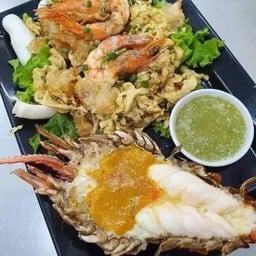 ก๋วยเตี๋ยวคั่วเส้นกรอบกุ้งแม่น้ำ