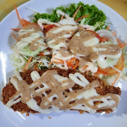 สลัดปลาดอลลี่