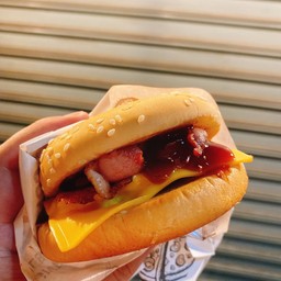 เบอร์เกอร์หมูเบคอนชีส (สูตรซอสบาร์บิคิว)