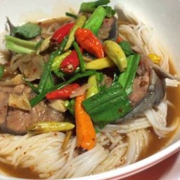 ขนมจีนน้ำยาปลาร้าปลาดุก