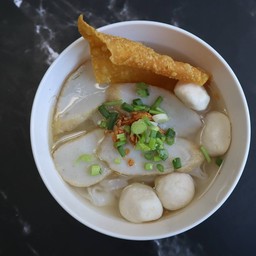 เกาเหลาลูกชิ้นปลา