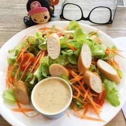 สลัดไส้กรอก