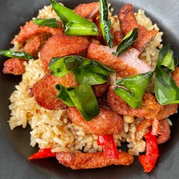 ข้าวผัดพริกสดหมูแดดเดียว