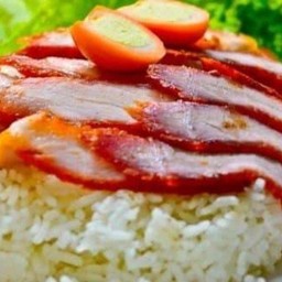 ข้าวหมูแดง(มีน้ำซุปให้ค่ะ)