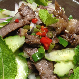 ยำเนื้อย่าง (Grilled Beef Yum)