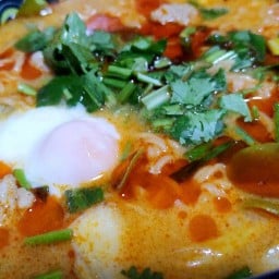 ครัวหลังบ้าน หมูทอด ข้าวเหนียว รุ่งกานต์5