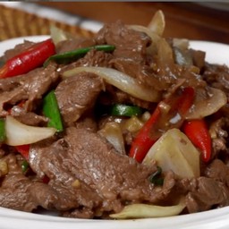 ผัดเนื้อป่าซอสหอยนางรม