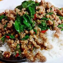 กระเพราหมูสับ