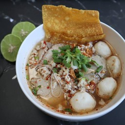 ก๋วยเตี๋ยวหมูต้มยำ