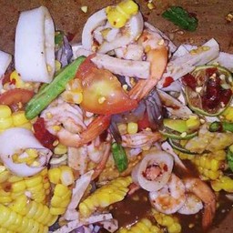 ตำข้าโพดกุ้งหมึก