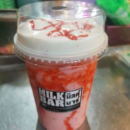 สตรอว์เบอร์รี่นมสดเย็น