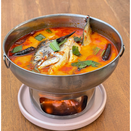 ต้มยำหัวปลาแซลมอน หม้อไฟ