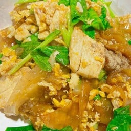 ผัดซีอิ๊ว ( ไก่ )