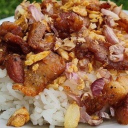 ข้าวหมูกระเทียม