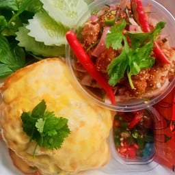 ชุดข้าวลาบไก่กรอบ+ไข่เจียว