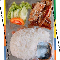 ข้าวหน้าไก่พริกไทยดำ