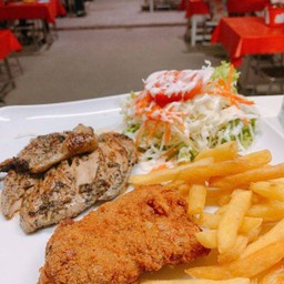 สเต็กไก่กรอบ + ไก่พริกไทยดำ