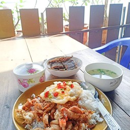 ครัวริมบึง (หนองปลาแขยง) โดยลุงหนวด
