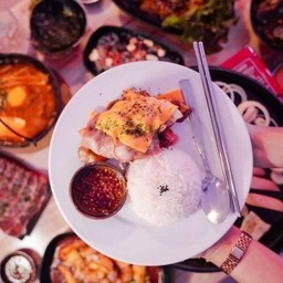ข้าวโคตรเนื้อหมูเกาหลีจัดเต็ม