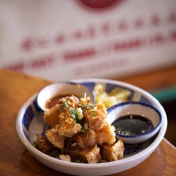 หมูกรอบเพลย์ยาร์ด