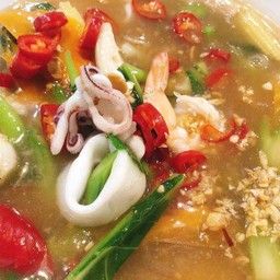 ราดหน้าทะเล