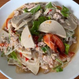 ยำแซ่บหลายเด้อ