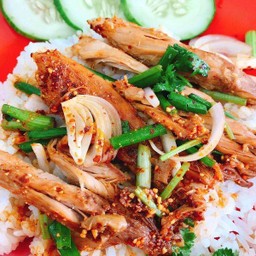 ข้าวลาบขาหมูจี๊ดจ๊าด