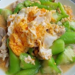 ผัดบวมใส่ไข่