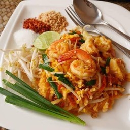 ผัดไทยกุ้งสด