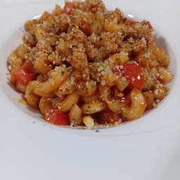 มักกะโรนีผัดซอส