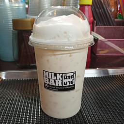 นมหมีไวท์มอลต์เย็น