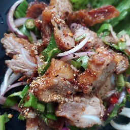 น้ำตกสันคอหมูทอด