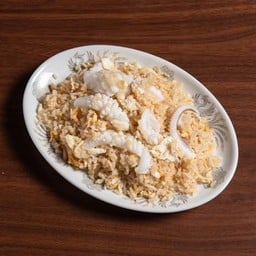 ข้าวผัดปลาหมึก
