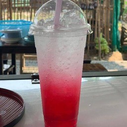 น้ำแดงโซดา