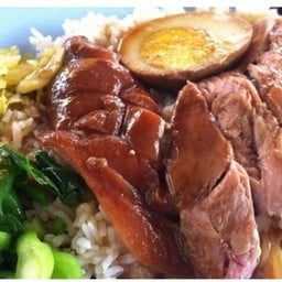 ข้าวขาหมู ขนมจีน ข้าวซอย เมืองแพร่ ตาก