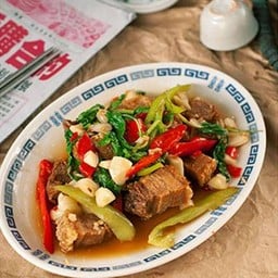 กะเพราหมูกรอบ