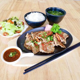 ข้าวหน้าหมูนุ่มกระทะร้อน เซ็ต
