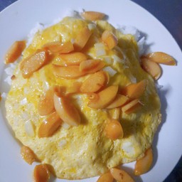 ข้าวไข่ข้นไส้กรอก