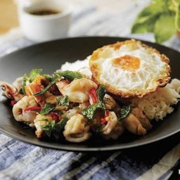 กะเพราหมึกบั้ง