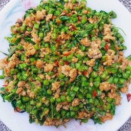 Stir-Fried Pork With Basil And Long Beans