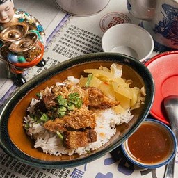 ข้าว 1 หมี (หมูกรอบ)