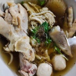 ก๋วยจั๊บไก่ ก๋วยเตี๋ยวไก่ ตลาดป่าก่อ