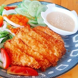 สลัดหมูทอด