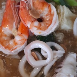 ราดหน้าเส้นใหญ่ทะเล