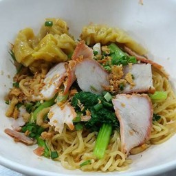 บะหมี่เกี๊ยวหมูแดง